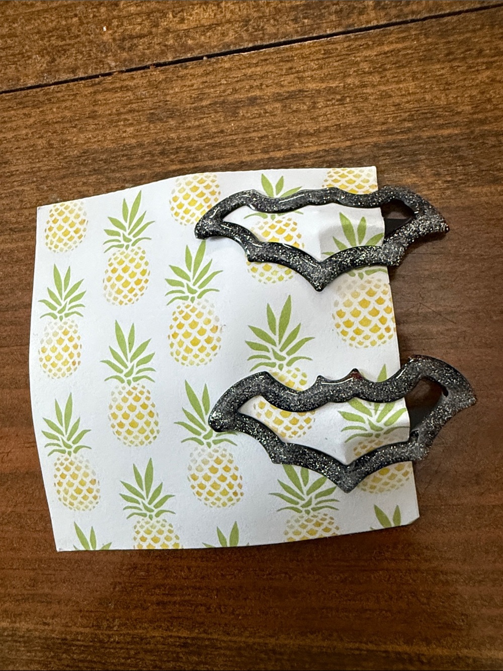 Glitter Bat-Snap barrettes
